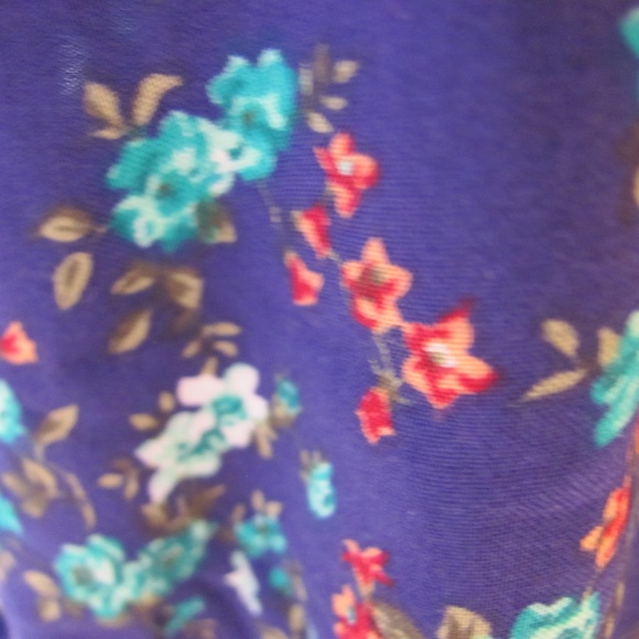 Rodeo Fox Navy Floral Bell-Sleeved Tunic Brand New - Picture 7 of 8